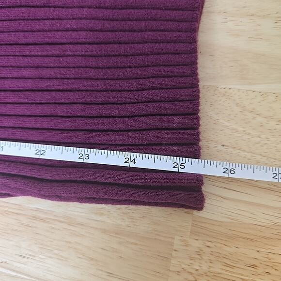 NWT Sundance Ribbed Knit V Neck Top Size Medium Maroon Red Purple Timeless - Picture 6 of 9